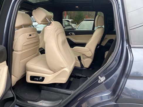 Used 2022 BMW X7 xDrive40i w/ Luxury Seating Package image 31