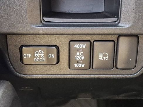 Used 2019 Toyota Tacoma TRD Sport AWD/4WD image 25