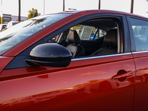 Used 2022 Nissan Altima 2.5 SR image 12