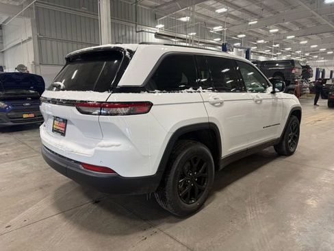 New 2026 Jeep Grand Cherokee Laredo AWD/4WD image 3