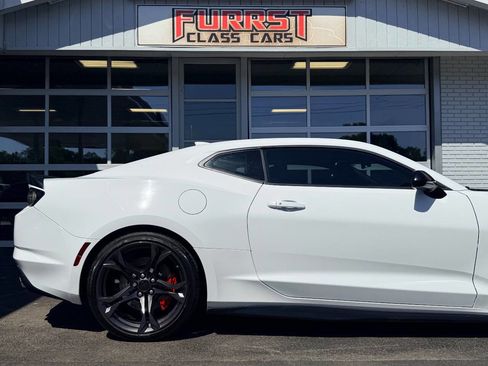 Used 2019 Chevrolet Camaro SS RWD image 10