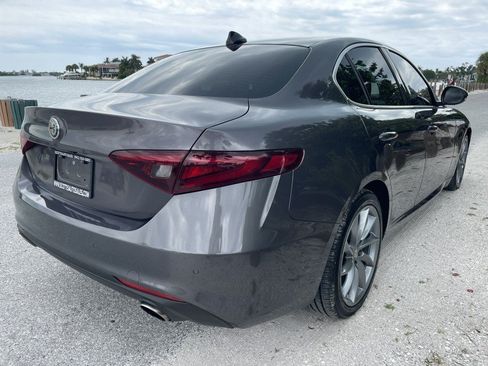 Used 2017 Alfa Romeo Giulia RWD image 6
