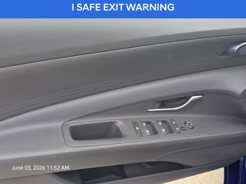 Certified 2025 Hyundai Elantra SE FWD image 15