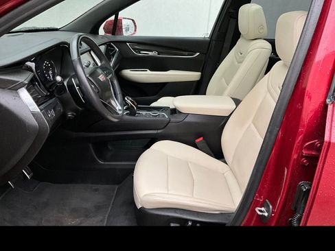 Used 2020 Cadillac XT6 Sport AWD/4WD image 2
