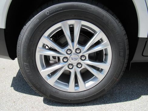New 2026 Cadillac XT5 Luxury w/ LPO, Floor Liner Package FWD image 7
