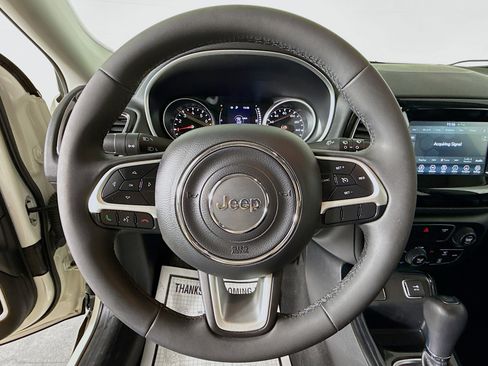 Used 2021 Jeep Compass Latitude image 11