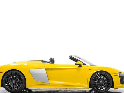Used 2018 Audi R8 V10 AWD/4WD image 2