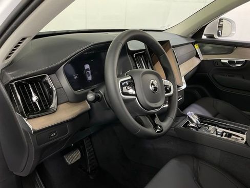 New 2026 Volvo XC90 B6 Plus w/ Protection Package Premier image 16