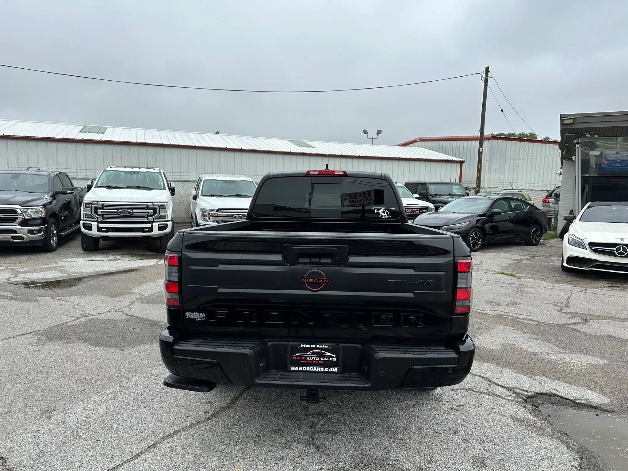 Used 2025 Nissan Frontier PRO-4X AWD/4WD image 4