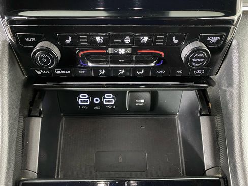 Used 2024 Jeep Grand Cherokee Limited w/ Luxury Tech Group II AWD/4WD image 8