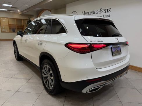Certified 2025 Mercedes-Benz GLC 300 image 3