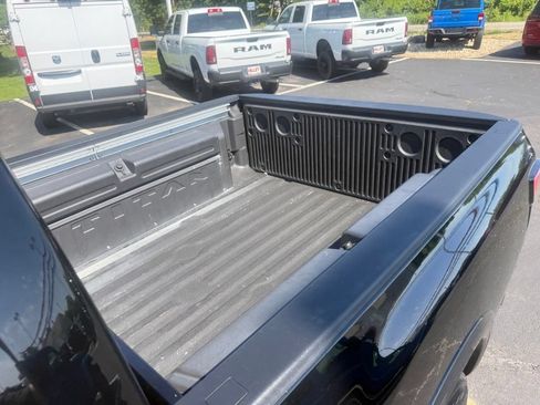 Used 2024 Nissan Titan Platinum Reserve w/ Moonroof Package RWD image 44
