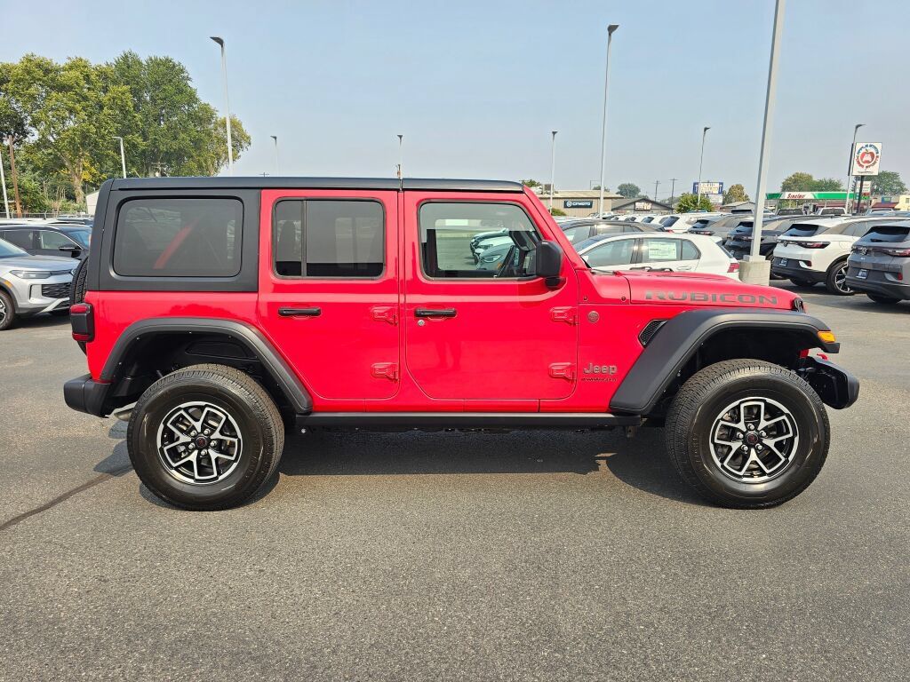 Used 2024 Jeep Wrangler Unlimited Rubicon AWD/4WD image 7