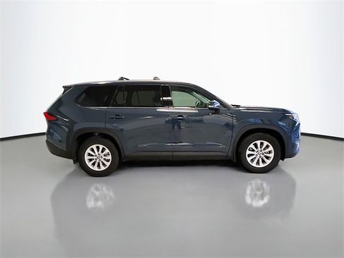 Used 2024 Toyota Grand Highlander XLE image 39