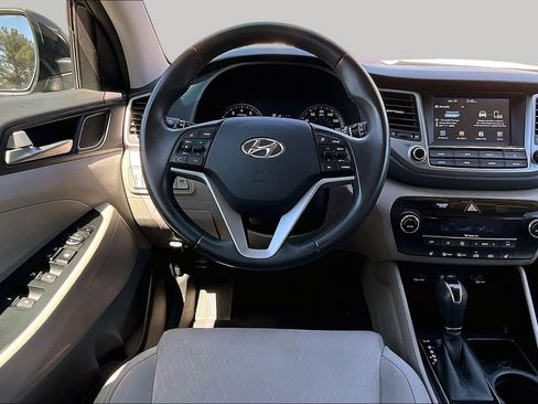 Used 2018 Hyundai Tucson Value w/ Cargo Package FWD image 5