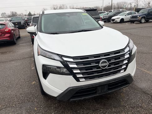 Used 2025 Nissan Rogue SV image 21