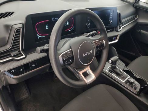 Used 2023 Kia Sportage LX image 12
