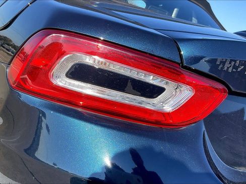 Used 2018 FIAT 124 Spider Abarth w/ Convenience Group image 28