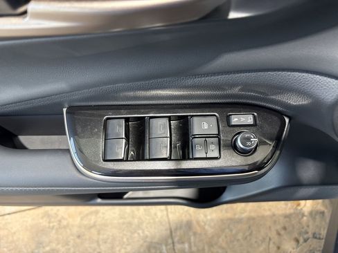 New 2025 Toyota Crown Signia image 13