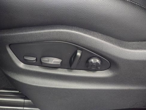 Certified 2025 Porsche Cayenne image 26