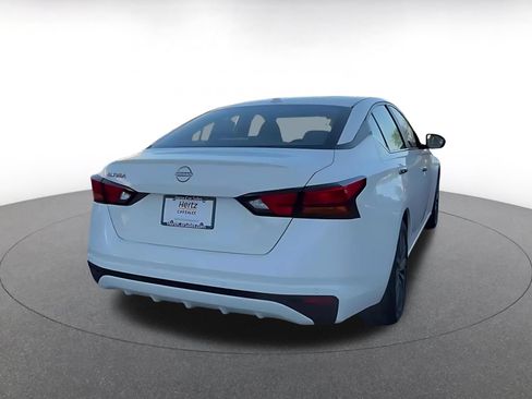 Used 2025 Nissan Altima 2.5 SV FWD image 14