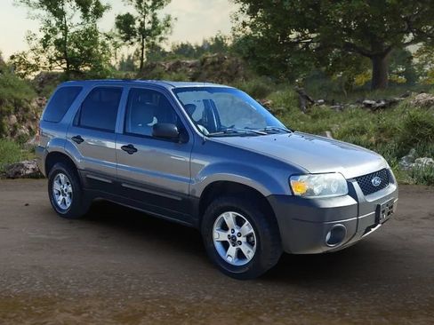 Used 2007 Ford Escape XLT AWD/4WD image 8