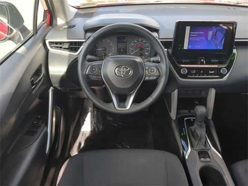 Certified 2025 Toyota Corolla Cross LE image 16