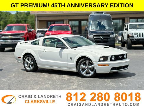 Used 2009 Ford Mustang GT RWD image 1