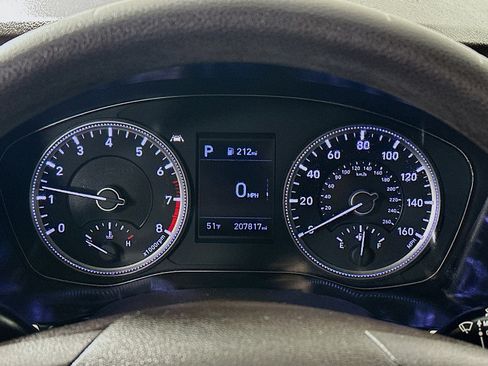 Used 2019 Hyundai Santa Fe SE image 12