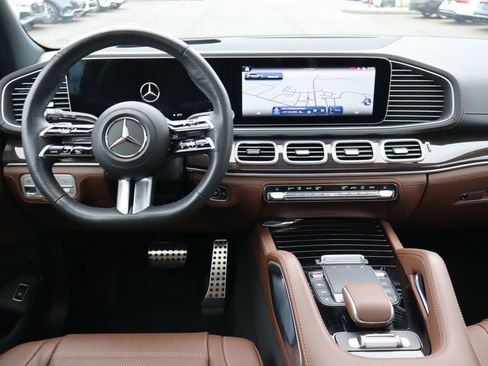 Used 2024 Mercedes-Benz GLS 450 4MATIC w/ Pinnacle Trim Package image 12