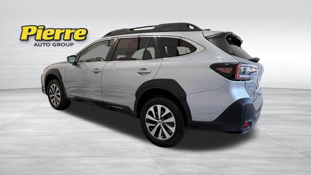 Used 2023 Subaru Outback Premium AWD/4WD image 2