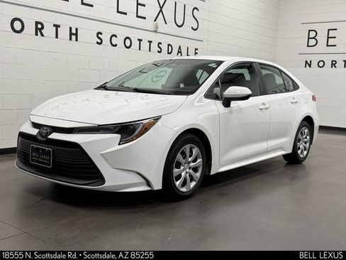 Used 2023 Toyota Corolla LE FWD image 9
