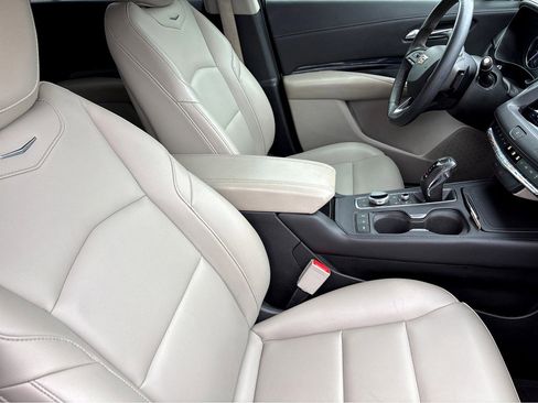 Used 2019 Cadillac XT4 Luxury w/ Trailering Package image 11