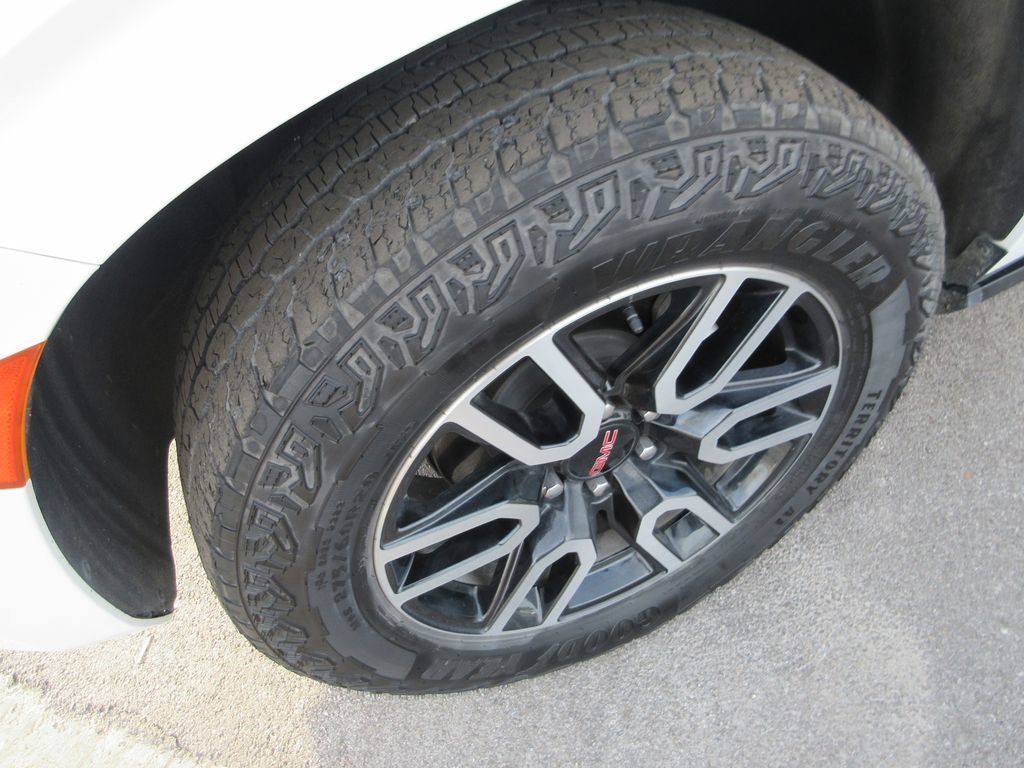 Certified 2024 GMC Yukon XL AT4 w/ Technology Package AWD/4WD image 14