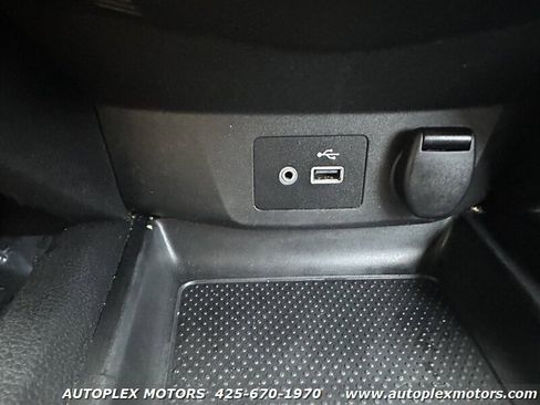 Used 2020 Nissan Rogue SV image 29