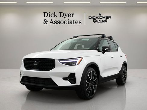 New 2026 Volvo XC40 B5 Ultra w/ Protection Package Premier image 6