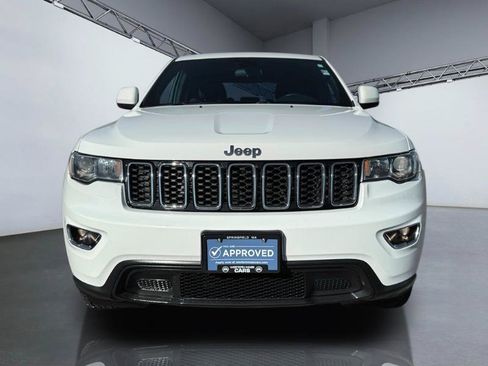 Used 2019 Jeep Grand Cherokee Laredo AWD/4WD image 10