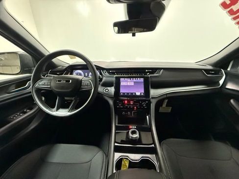 New 2026 Jeep Grand Cherokee Laredo image 14