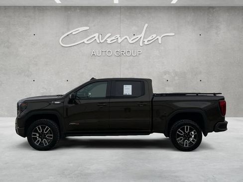 Used 2023 GMC Sierra 1500 AT4 w/ Technology Package AWD/4WD image 13