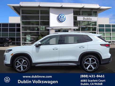 Certified 2026 Volkswagen Tiguan SE AWD/4WD image 7