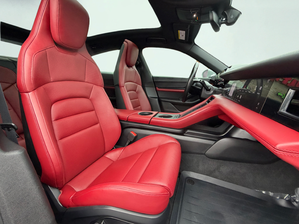 Used 2022 Porsche Taycan RWD image 26