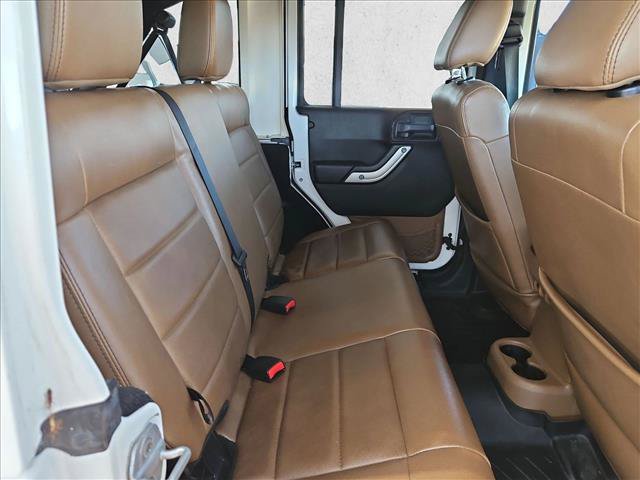 Used 2011 Jeep Wrangler Unlimited Sahara w/ Connectivity Group AWD/4WD image 16