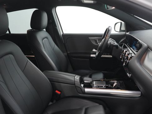 Used 2022 Mercedes-Benz GLA 250 4MATIC image 11