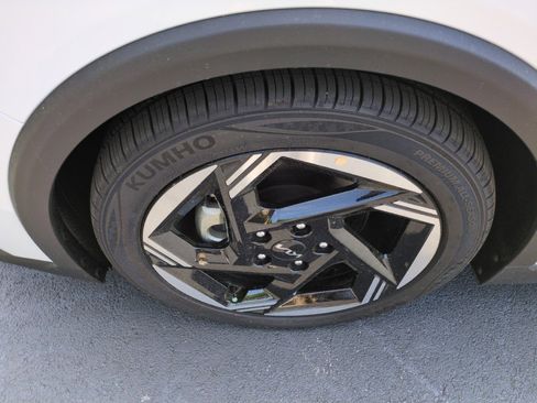 New 2025 Kia K4 GT-Line Turbo FWD image 12
