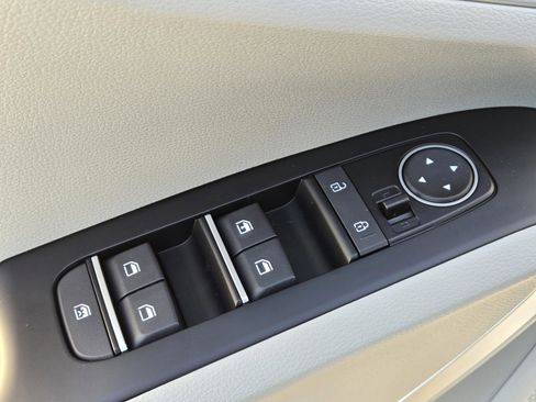 New 2025 Kia Soul LX image 14