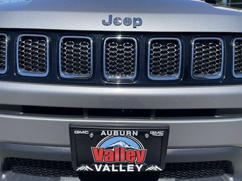 Used 2018 Jeep Compass Sport AWD/4WD image 29