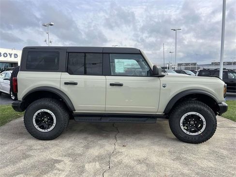 New 2025 Ford Bronco Big Bend w/ Black Diamond Package image 8