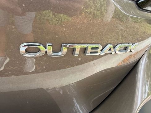 Used 2021 Subaru Outback Premium image 4