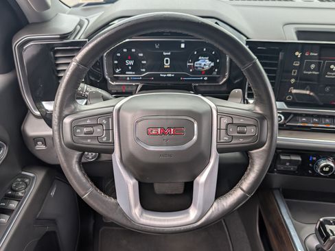 Used 2022 GMC Sierra 1500 SLT w/ SLT Premium Plus Package AWD/4WD image 24