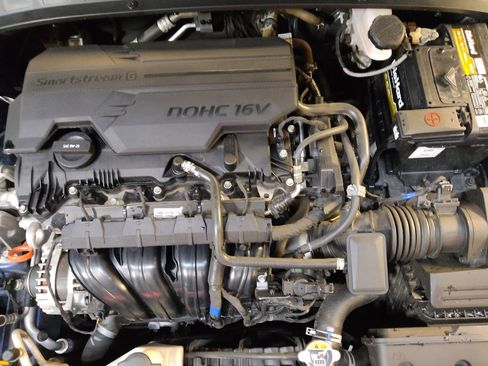 Used 2021 Hyundai Elantra SE FWD image 30